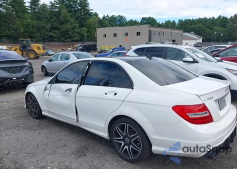 2014 Mercedes-Benz C 300 Luxury 4Matic/Sport 4Matic из США, поврежденный, VIN WDDGF8ABXEG205017